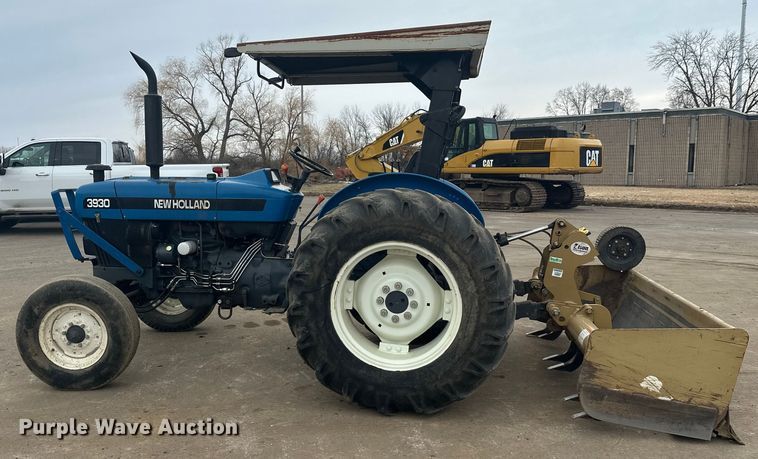 image for item FK1641 1999 New Holland 3930 tractor