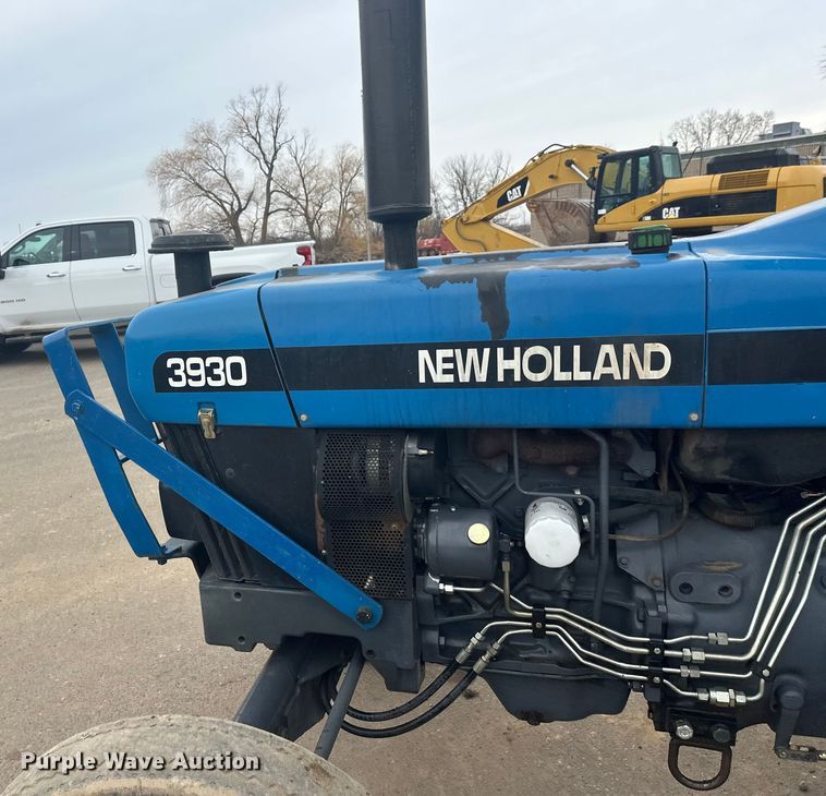 image for item FK1641 1999 New Holland 3930 tractor