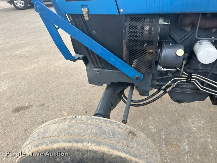 image for item FK1641 1999 New Holland 3930 tractor