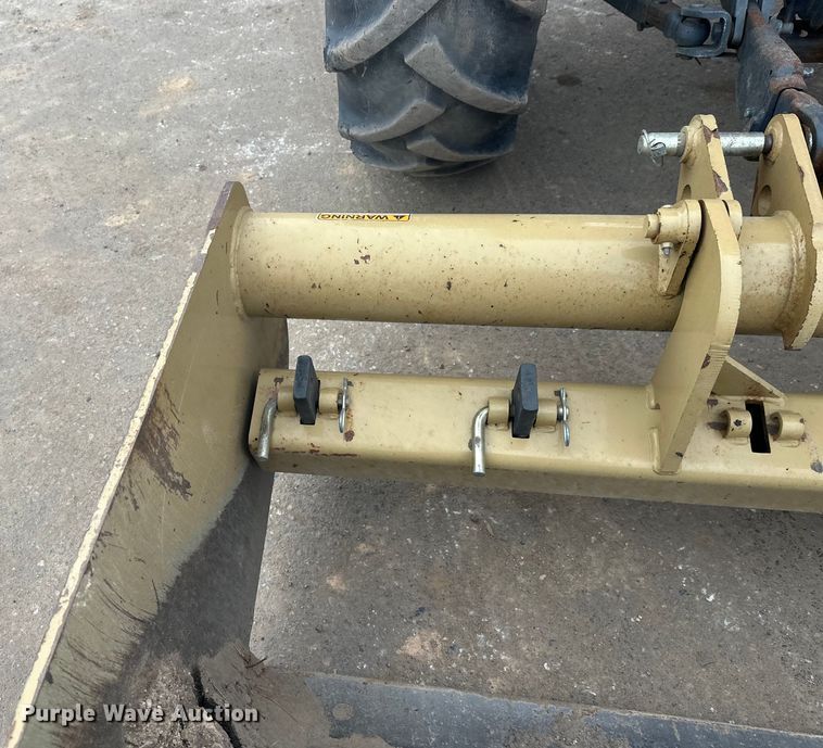 image for item FK1641 1999 New Holland 3930 tractor