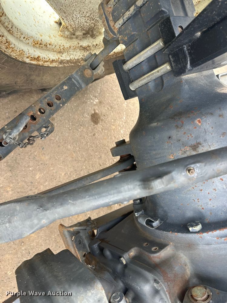 image for item FK1641 1999 New Holland 3930 tractor