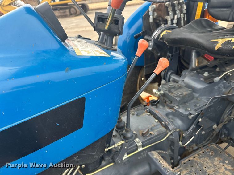 image for item FK1641 1999 New Holland 3930 tractor
