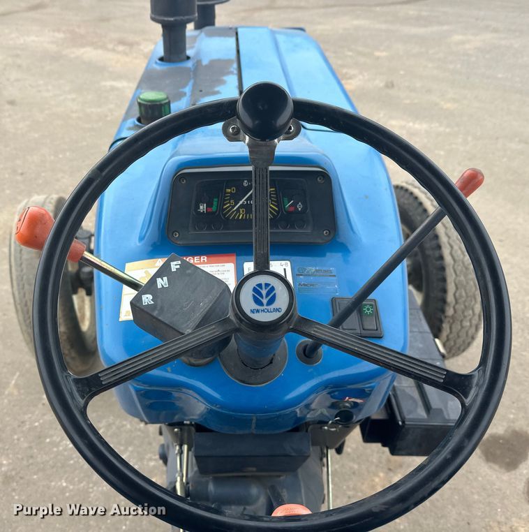 image for item FK1641 1999 New Holland 3930 tractor