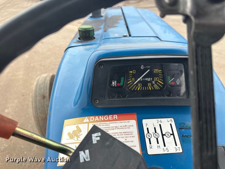 image for item FK1641 1999 New Holland 3930 tractor