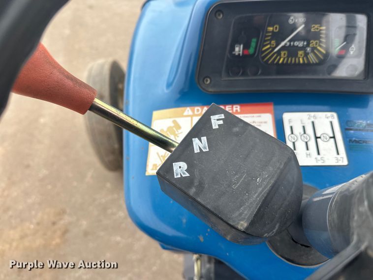 image for item FK1641 1999 New Holland 3930 tractor