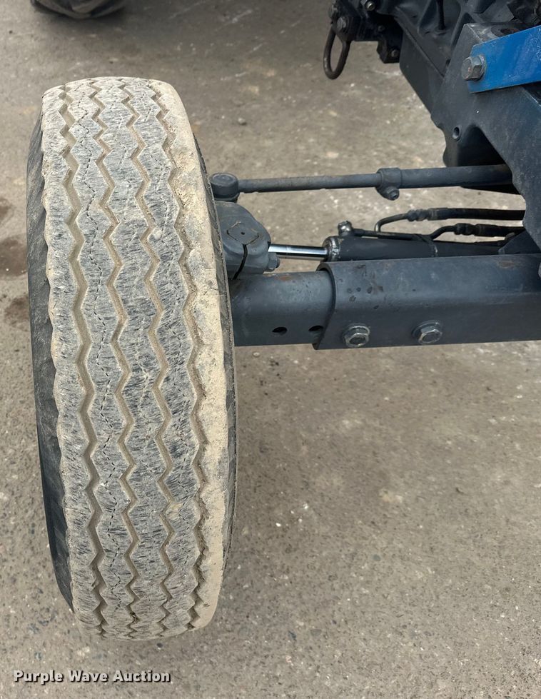 image for item FK1641 1999 New Holland 3930 tractor