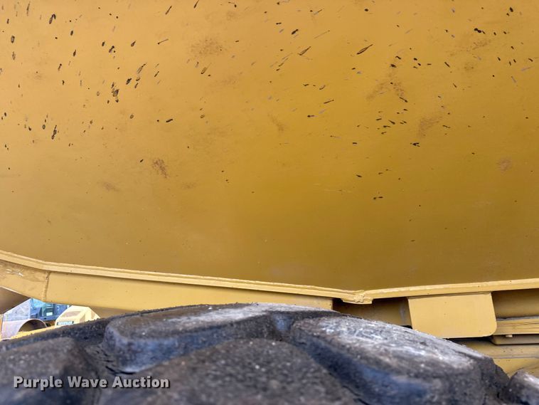 image for item FK1642 1998 Caterpillar D400 E Series II articulated haul truck