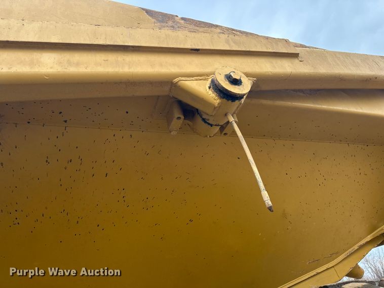 image for item FK1642 1998 Caterpillar D400 E Series II articulated haul truck