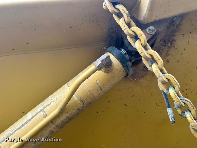 image for item FK1642 1998 Caterpillar D400 E Series II articulated haul truck