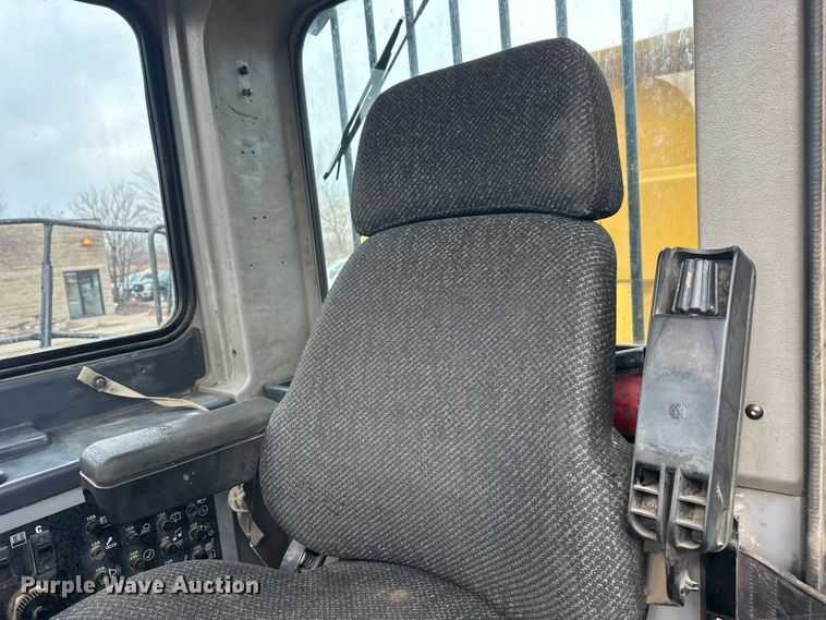 image for item FK1642 1998 Caterpillar D400 E Series II articulated haul truck