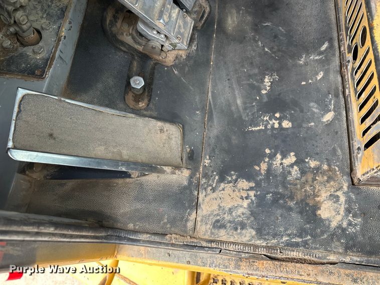 image for item FK1642 1998 Caterpillar D400 E Series II articulated haul truck