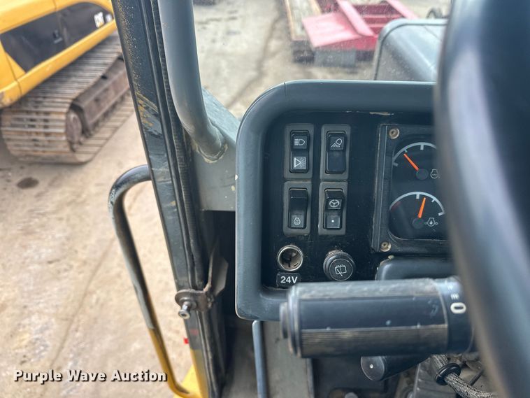 image for item FK1642 1998 Caterpillar D400 E Series II articulated haul truck