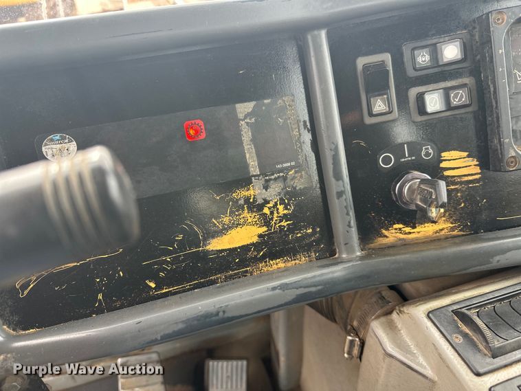 image for item FK1642 1998 Caterpillar D400 E Series II articulated haul truck