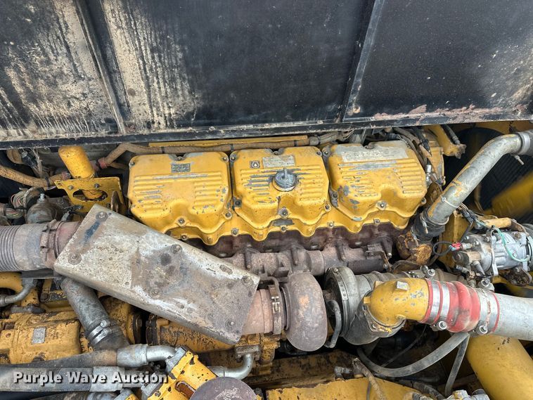 image for item FK1642 1998 Caterpillar D400 E Series II articulated haul truck