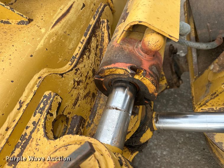 image for item FK1644 2012 Caterpillar D6T dozer