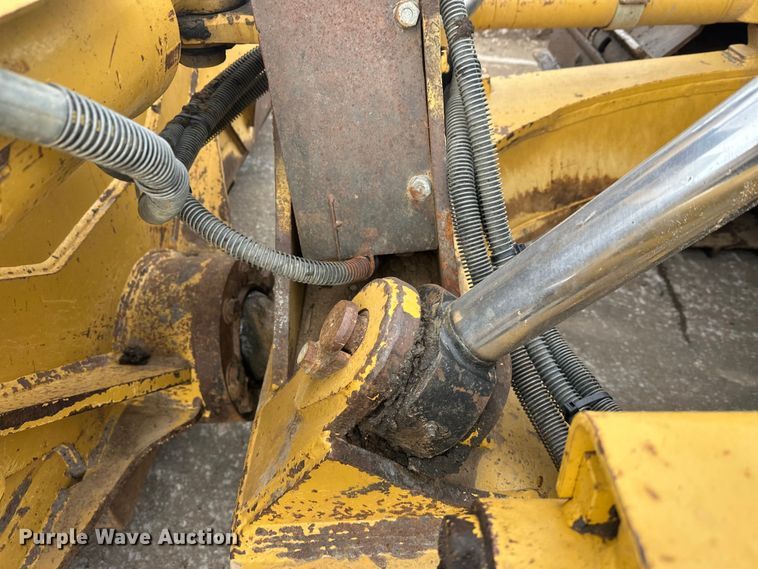 image for item FK1644 2012 Caterpillar D6T dozer