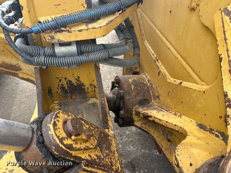 image for item FK1644 2012 Caterpillar D6T dozer