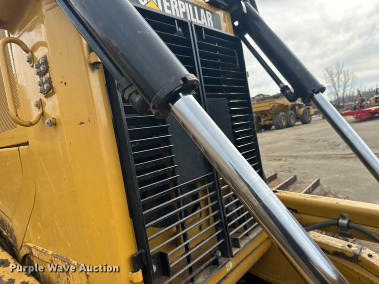 image for item FK1644 2012 Caterpillar D6T dozer