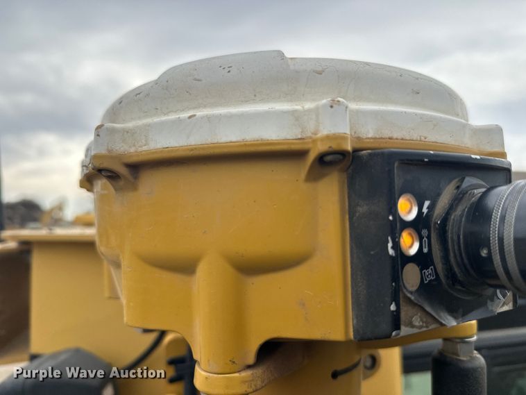 image for item FK1644 2012 Caterpillar D6T dozer