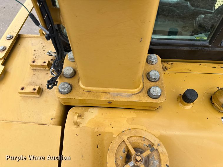 image for item FK1644 2012 Caterpillar D6T dozer