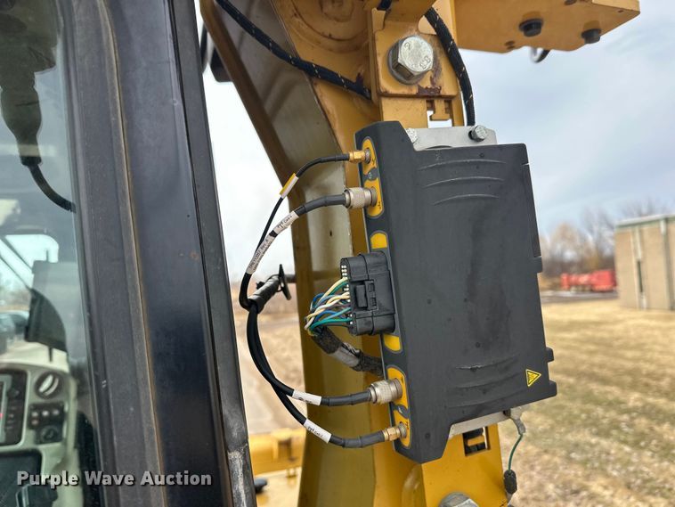 image for item FK1644 2012 Caterpillar D6T dozer