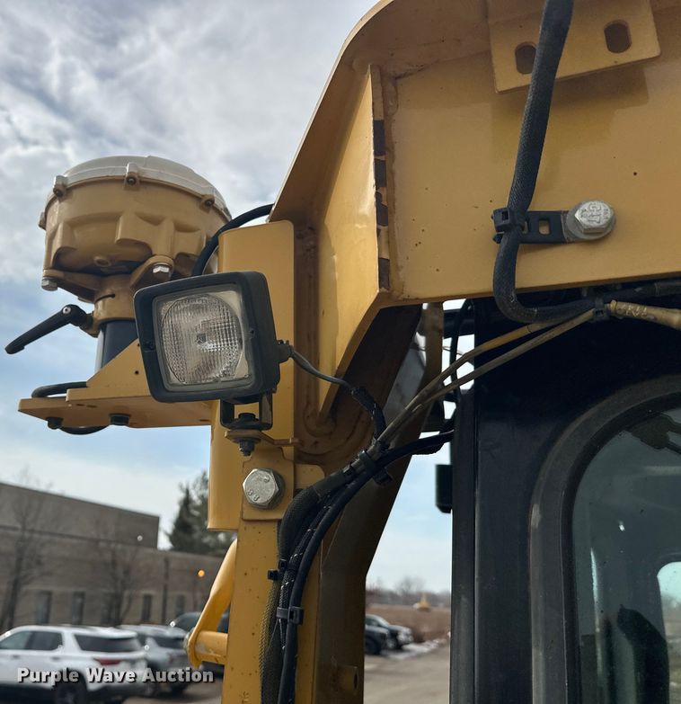 image for item FK1644 2012 Caterpillar D6T dozer