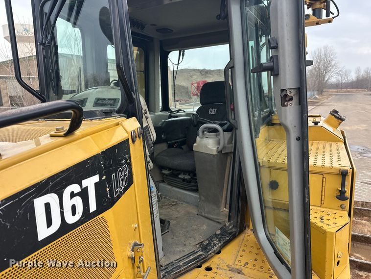 image for item FK1644 2012 Caterpillar D6T dozer