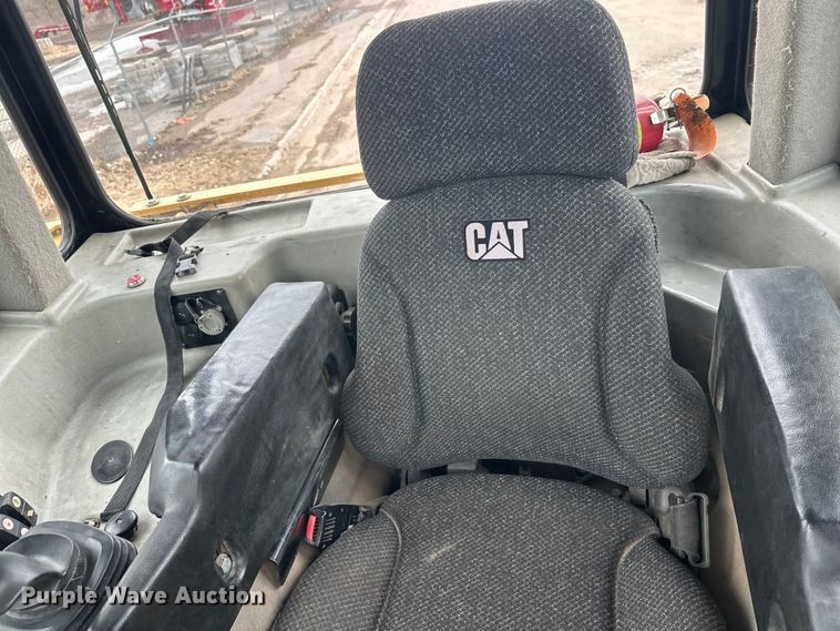 image for item FK1644 2012 Caterpillar D6T dozer