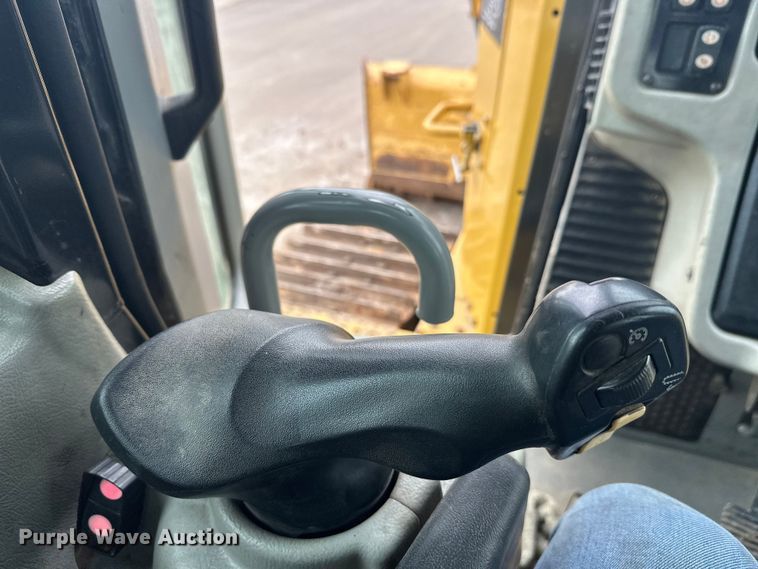 image for item FK1644 2012 Caterpillar D6T dozer