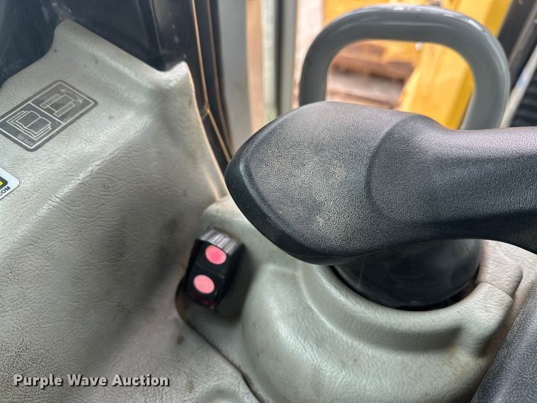 image for item FK1644 2012 Caterpillar D6T dozer