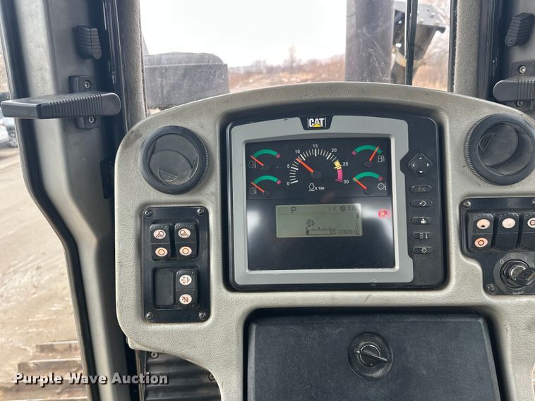 image for item FK1644 2012 Caterpillar D6T dozer