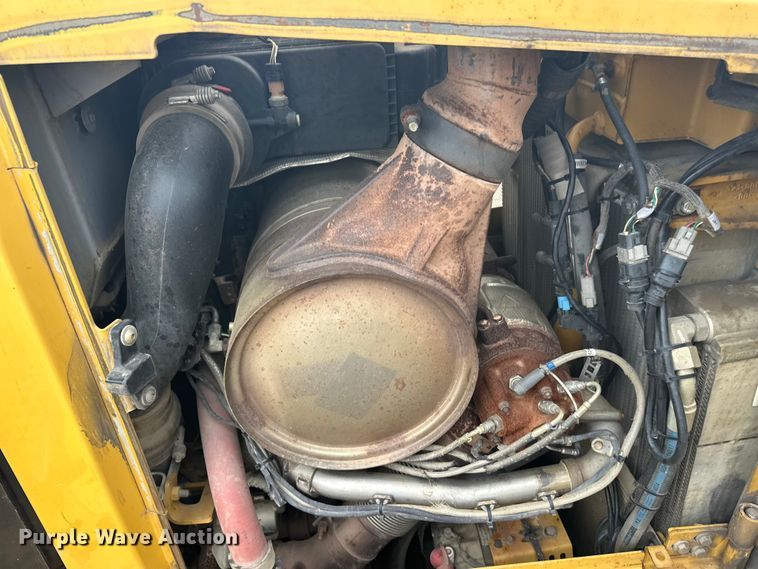 image for item FK1644 2012 Caterpillar D6T dozer