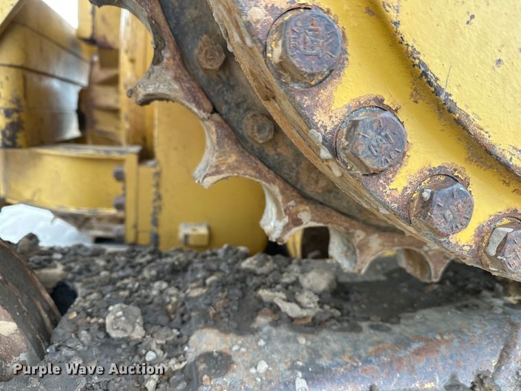 image for item FK1644 2012 Caterpillar D6T dozer