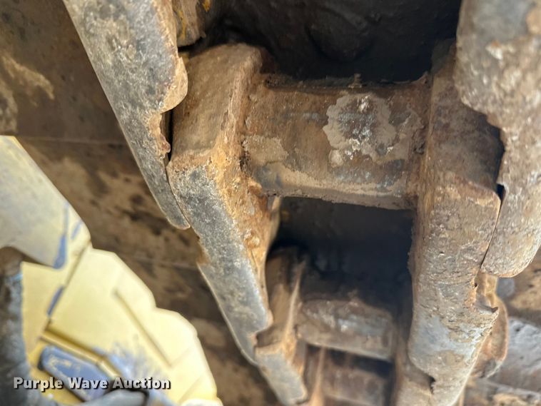 image for item FK1644 2012 Caterpillar D6T dozer