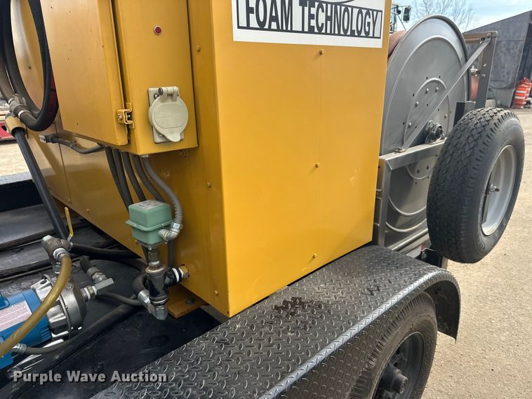 image for item FK1645 Rusmar Foam Technology spray foam trailer