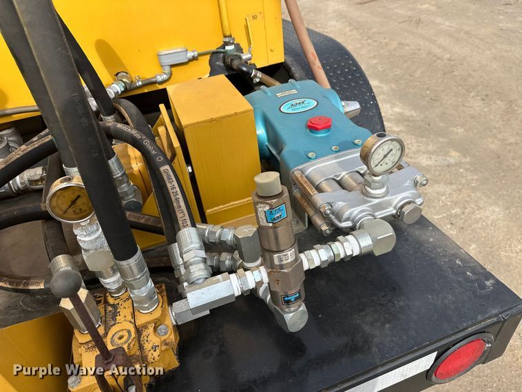 image for item FK1645 Rusmar Foam Technology spray foam trailer