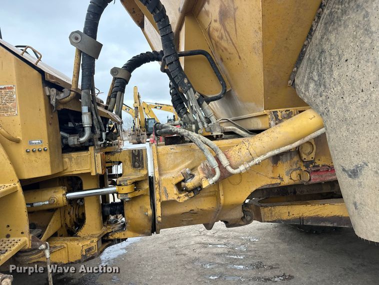 image for item FK1651 2000 Caterpillar D400E Series II articulated haul truck