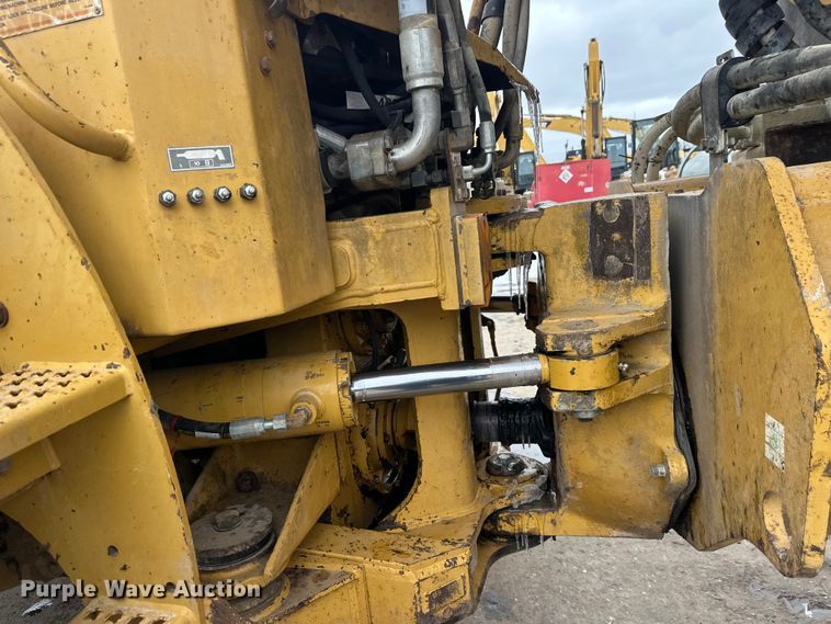 image for item FK1651 2000 Caterpillar D400E Series II articulated haul truck