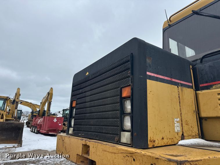 image for item FK1651 2000 Caterpillar D400E Series II articulated haul truck