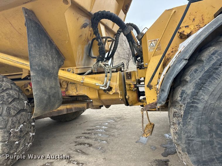 image for item FK1651 2000 Caterpillar D400E Series II articulated haul truck