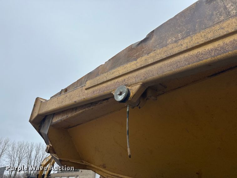 image for item FK1651 2000 Caterpillar D400E Series II articulated haul truck