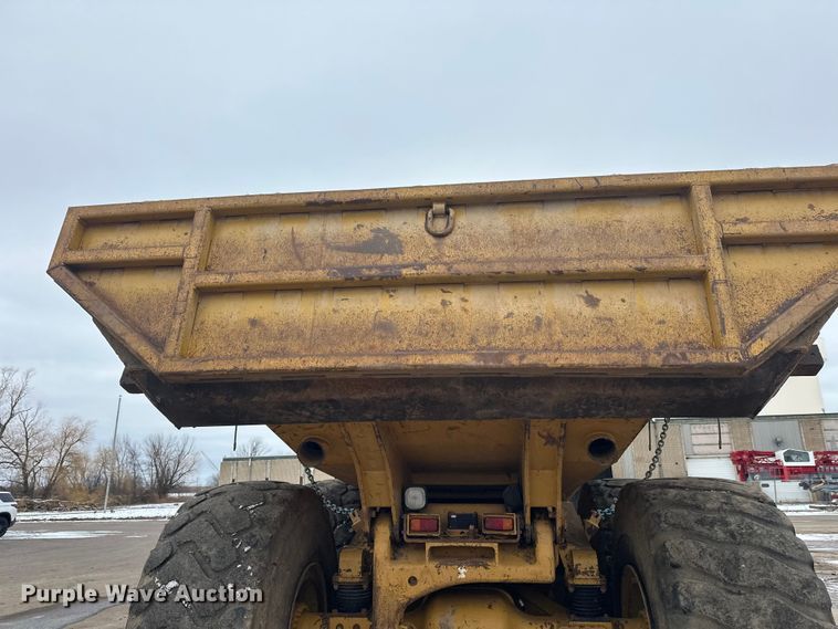 image for item FK1651 2000 Caterpillar D400E Series II articulated haul truck