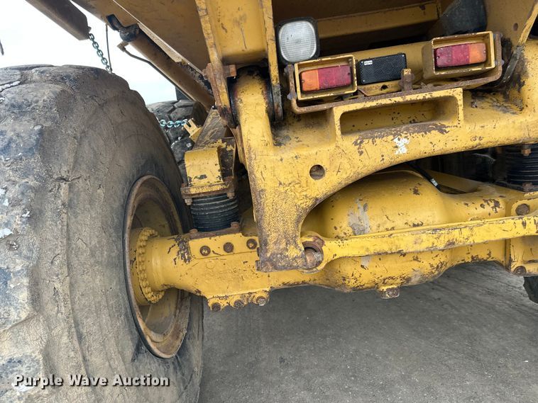 image for item FK1651 2000 Caterpillar D400E Series II articulated haul truck