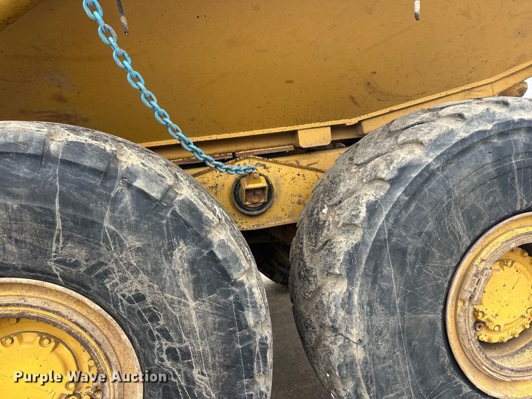 image for item FK1651 2000 Caterpillar D400E Series II articulated haul truck