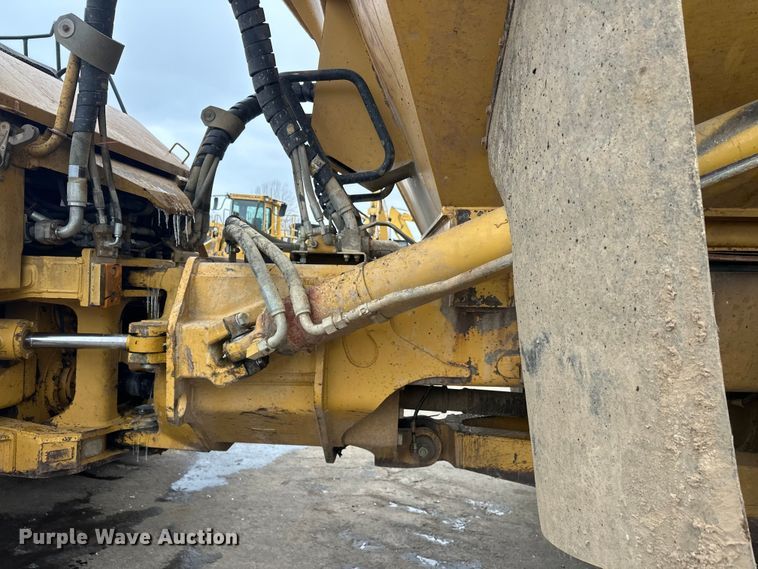 image for item FK1651 2000 Caterpillar D400E Series II articulated haul truck