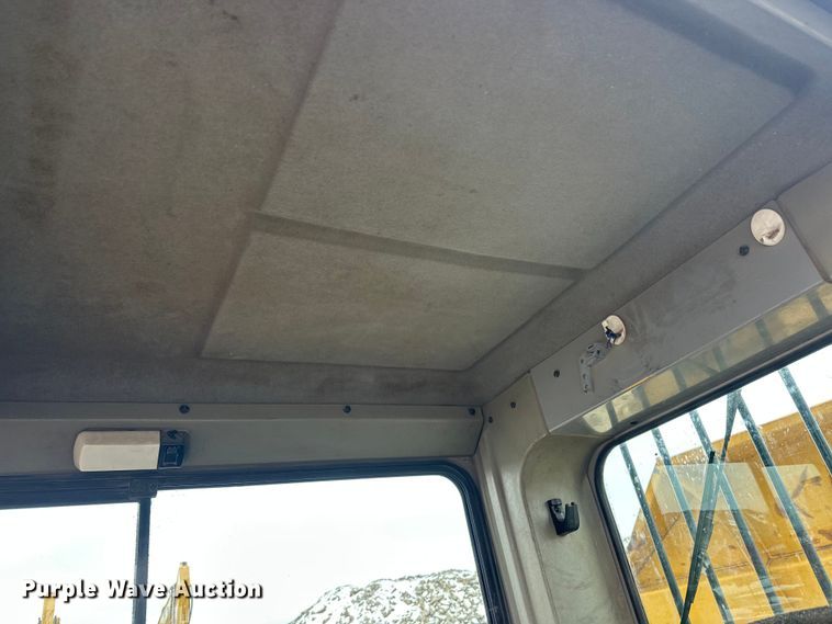 image for item FK1651 2000 Caterpillar D400E Series II articulated haul truck