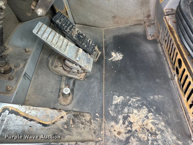 image for item FK1651 2000 Caterpillar D400E Series II articulated haul truck