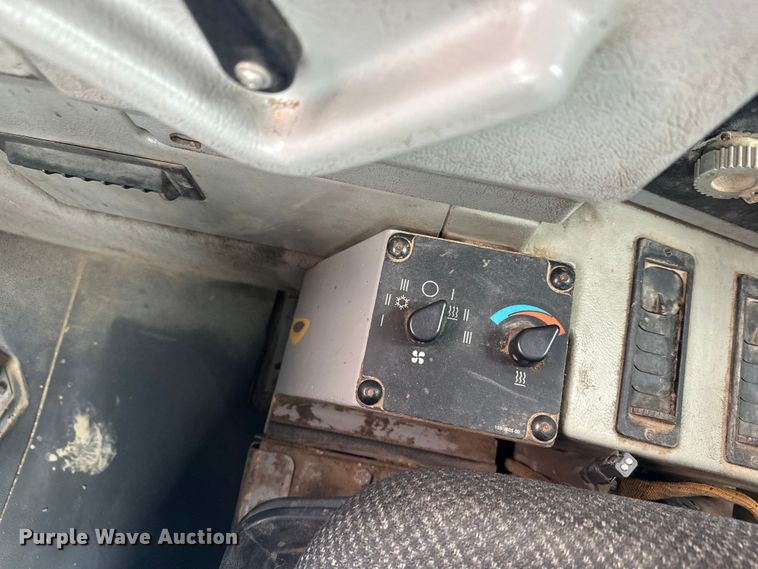 image for item FK1651 2000 Caterpillar D400E Series II articulated haul truck