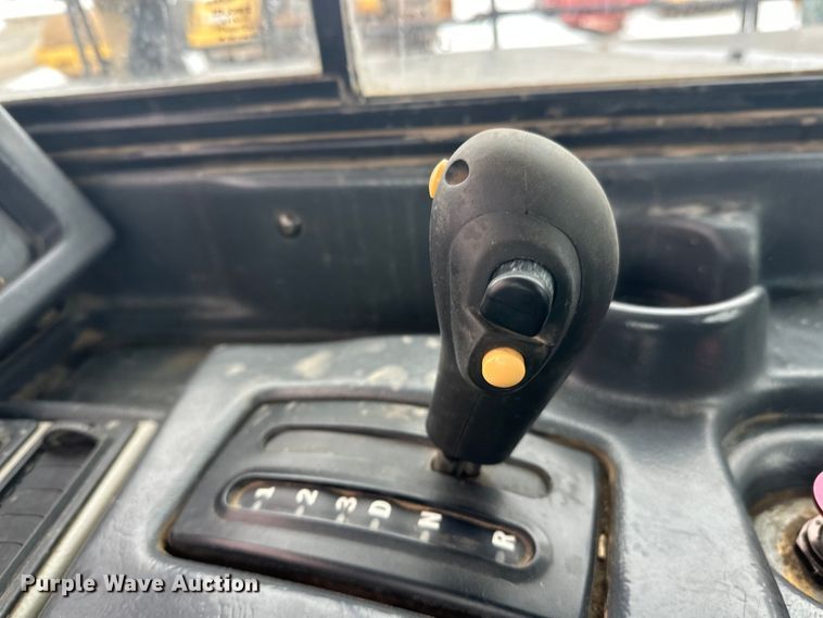 image for item FK1651 2000 Caterpillar D400E Series II articulated haul truck