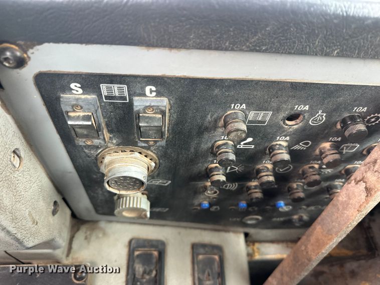 image for item FK1651 2000 Caterpillar D400E Series II articulated haul truck